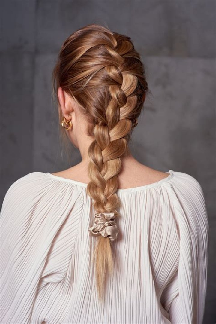 Bun Hair Braid: The Ultimate Guide to Stylish Hairdos
